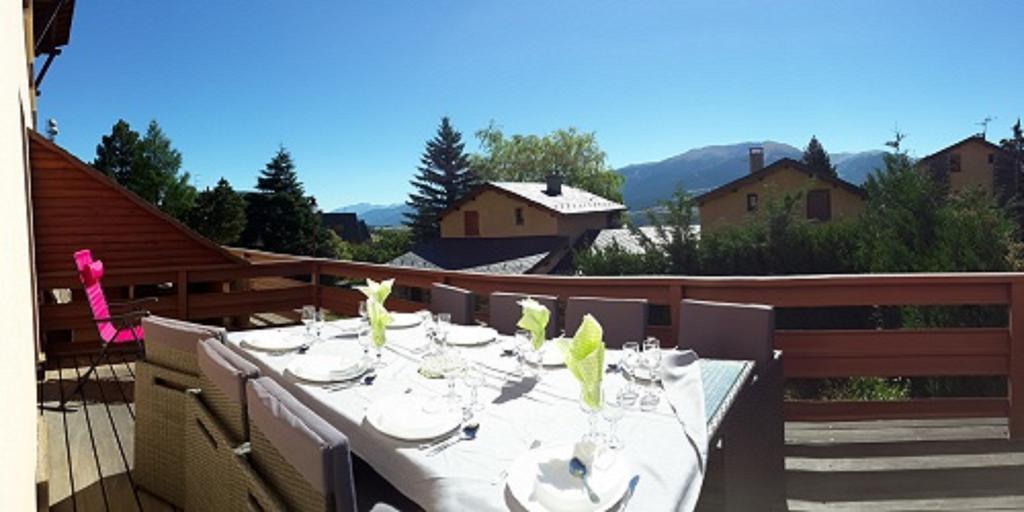 Font-Romeu-Odeillo-Via Residence Campredon - Decoration Typique - 25M2 De Terrasse Amenagee Plein Sud Avec Vue Panoramique - Internet - Jardin - Parking - Navette - Linge Et Menage En Options Payantes מראה חיצוני תמונה